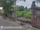 ขายที่ดิน - ขายที่ดิน 80 ตารางวา ในซอยแบริ่ง 15 แยก 10 ถนนสุขุมวิท 107 เมืองสมุทรปราการ หน้ากว้าง 18 เมตร ลึก 18.5 เมตร ทำเลเยี่ยม ใกล้สถานีรถไฟฟ้า BTS แบริ่ง