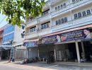 ขายอาคารพาณิชย์ / สำนักงาน - ขาย อาคารพาณิชย์ 3 ชั้นครึ่ง ติดถนนทางเข้าตลาดเทศบาลสามพราน เหมาะทำธุรกิจค้าขาย ห้องเช่า