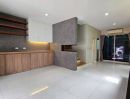 ขายทาวน์เฮาส์ - ขายด่วน ทาวน์โฮม 3 ชั้น หมู่บ้านกลางเมือง เกษตร - นวมินทร์ หลังริม เนื้อที่ 51.7 ตารางวา