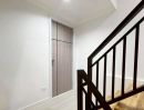 ขายทาวน์เฮาส์ - ขายทาวน์โฮม 3ชั้น 5 ห้องนอนแต่งใหม่เล่นระดับ เนื้อที่ 22 ตร.ว ซอยนาคนิวาส 37 แยก 1-8 ฟรีค่าโอน