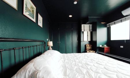 ขายคอนโด - ขายด่วน คอนโดสวยเฉี่ยว ซิตี้ รีสอร์ท สุขุมวิท 49 แบบ 2 ห้องนอน เหมาะซื้อลงทุน ** For Sale ** Stylishly Decorated 2 Bedroom Unit at Citi Resort Sukhum