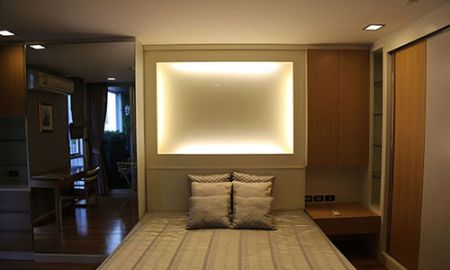 ให้เช่าคอนโด - เช่าด่วน คอนโด low-rise น่าอยู่ใจกลางกรุง ห้องกว้าง แบบ 1 ห้องนอน ที่ Quad Silom **For Rent** - A Spacious 1 bedroom unit available at Quad Silom