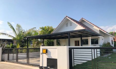 ขายบ้าน - Pet friendly house for sale near Kad Farang Village, Lanna International School.