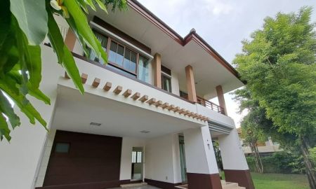 ให้เช่าบ้าน - ให้เช่า บ้านเดี่ยว 3 ห้องนอน พร้อมสวนใหญ่ ใกล้เมกาบางนา For Rent 3 Bedroom Single House with Big Garden near Mega Bangna