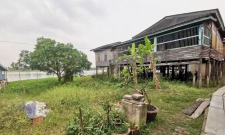 ขายที่ดิน - ขายที่ดินริมแม่น้ำเจ้าพระยา พร้อมบ้านไทย 105 ตรว บ้านงิ้ว สามโคก ปทุมธานี