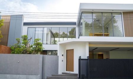 ขายบ้าน - ขายบ้านอำเภอเมืองเชียงใหม่ พูลวิวล่า โซนเจ็ดยอด พื้นที่ 600 ตร.ม ราคา 26.9 ล้านบาท