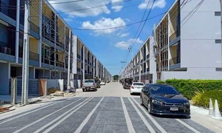 ให้เช่าทาวน์เฮาส์ - ตลาดมีนบุรี 1กม.หทัยราษฎร์ นิมิตรใหม่ MRT ตลาดมีนบุรี 1.2 กม. ให้เช่า คฤหาสน์แนวตั้ง ทาวน์โฮม 3 ชั้น 20ตร.วา. 3น้ำ สุวินทวงศ์