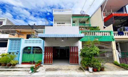 ขายทาวน์เฮาส์ - ทาวน์เฮ้าส์ 3.5 ชั้น หมู่บ้านโอสิริ ซอยสาธุประดิษฐ์45 ยานนาวา (ปรับปรุงใหม่ทั้งหลัง)