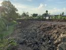 ให้เช่าที่ดิน - ที่ดินเปล่าติดลำคลองใกล้แม่น้ำเจ้าพระยาประมาณ 50 เมตรอยู่ในแหล่งชุมชนหัวเตยตำบลท่าอิฐอำเภอปากเกร็ดจังหวัดนนทบุรี