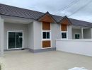 ขายบ้าน - ขายบ้านโครงการสร้างใหม่ ชั้นเดียว ดีไซน์โดดเด่นทัน สมัย อำเภอพานทอง ชลบุรี