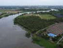 ขายที่ดิน - ขายที่ดินริมน้ำ ที่ติดแม่น้ำท่าจีน สามพราน นครปฐม มี 2แปลง 10ไร่ กับ 12ไร่ ไร่ละ 4.99 ล้าน ใกล้เส้นเพชรเกษม อ้อมใหญ่ เหมาะทำร้านอาหารริมน้ำ โกดัง