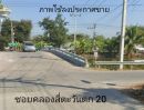 ขายที่ดิน - ขายที่ดินซอยคลองสี่ตะวันตก 20 ใกล้มอเตอร์เวย์ ใกล้ถนนหลักคลองหลวงคลองสี่ ระยะเดินเข้าซอย 28 เมตร ราคาขาย 2500000 บาท