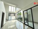 ขายบ้าน - ขาย บ้านใหม่ มือหนึ่ง บ้านเดี่ยว 3 ชั้น พร้อม Private Pool ใจกลางเมืองทองธานี จอดรถได้ 3 คัน