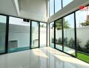 ขายบ้าน - ขาย บ้านใหม่ มือหนึ่ง บ้านเดี่ยว 3 ชั้น พร้อม Private Pool ใจกลางเมืองทองธานี จอดรถได้ 3 คัน