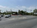 ขายที่ดิน - ขายที่ดินทำเลสวย บริเวณถนนหทัยราษฎร์ตัดเลียบคลองสอง