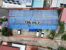 ขายที่ดิน - ขายที่ดิน 136 ตรว. พร้อมสิ่งปลูกสร้าง ใกล้นิคมฯ ปิ่นทอง 1 เพียง 500 ม. อ.ศรีราชา จ.ชลบุรี