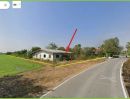ขายที่ดิน - ขายโคตรถูก ต่ำกว่าตลาด เหมาะซื้อเก็บ เก็งกำไร ที่ดินพร้อมบ้าน 1 หลัง ติดถนนลาดยางกว้าง 7 เมตร ตำบลสระสี่มุม อ. กำแพงแสน นครปฐม