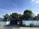 ขายที่ดิน - ขายที่ดินสำหรับสร้างบ้านราคาจับต้องได้อยู่ในพื้นที่ชุมชน