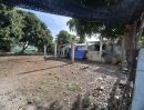 ขายที่ดิน - ขายที่ดินสำหรับสร้างบ้านราคาจับต้องได้อยู่ในพื้นที่ชุมชน