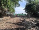 ขายที่ดิน - ขายที่ดินสำหรับสร้างบ้านราคาจับต้องได้อยู่ในพื้นที่ชุมชน