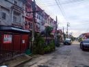 ขายทาวน์เฮาส์ - ขายทาวน์เฮ้าส์ หมู่บ้านรินทร์ทอง ซอยรามคำแหง 190 เนื้อที่ 22.5 ตร.ว. 3 ชั้น 4 นอน ทำเลดี