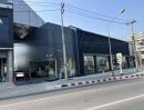ให้เช่าอาคารพาณิชย์ / สำนักงาน - ให้เช่าโชว์รูมและอาคารสำนักงานงาน ขนาดใหญ่ติดถนนรามอินทรา รามอินทรา-รัชดา ติดถนน 2 ด้าน ใกล้กับแฟชั่นไอซ์แลนด์ พท ใช้สอยทั้ง 2 อาคาร ประมาณ 2000 ตรม .