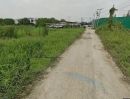 ขายที่ดิน - ขายที่ดินถนนติวานนท์ บางพูด เข้าซอย เนื้อที่ 217 ตรว อ.ปากเกร็ด จ.นนทบุรี ใกล้คลองบางพัง อู่ช่างจอนห์ ตู้ซิ่ง J&T สาขาบางพูด