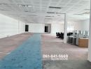 ให้เช่าโรงงาน / โกดัง - โอกาสทอง! ราคาเพียง 350 บ./ตรม. ให้เช่าโกดัง/ออฟฟิศขนาดใหญ่ 717 ตร.ม. ทำเลใจกลางเมือง ติดเพชรบุรีตัดใหม่ รีบจองก่อนเต็ม!