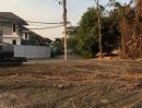 ขายที่ดิน - ที่ดินถมแล้ว 100 ตร.วา ใกล้รวมโชคมอลล์ Meeckok Plaza ใกล้ NIS ถนนคอนกรีต ไฟฟ้า-ประปาเข้าถึง โซนบ้านพักอาศัย เงียบ ร่มรื่น ปลอดภัย