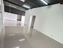  - Office for Rent มีหลายแบบหลายขนาด 100-300 ตร.ม. เริ่มต้น 250 บาท/ตร.ม. เดินถึง Lotus ตรงข้ามเซ็นทรัล 3