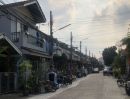  - ขายทาวน์เฮ้าส์ หมู่บ้านอยู่เจริญ พหลโยธิน 50 เนื้อที่ 29 ตรว หลังมุม 2 ห้องนอน 2ห้องน้ำ ราคาดีต่อรองได้