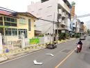  - ขายบ้านเก่าสวย 2หลังติดถนนมนัส ใกล้ลานย่าโม ทำเลการค้า เหมาะพัฒนาเป็นบ้านพักส่วนตัวในทำเลเกาะเมือง หรือเป็นร้านอาหาร,คลีนิค, โรงแรม บนเนื้อที่ 230ตร.ว