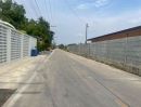 - ที่ดินถมแล้ว ติดถนนคอนกรีต อ.คลองหลวง ไกล้มอเตอร์เวย์