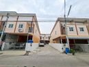 - ขายบ้าน 2 ชั้น หลังริม บ้านผุดผ่อง ซอยพยอม7 ถนนเลียบคลองระพีพัฒน์
