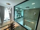 - ขายบ้านเดี่ยว บ้านหรู หลังมุม โซนนวมินทร์ 127 สไตล์ Modern Craftmanship เนื้อที่ 66 ตรว 3นอน 3น้ำ ทำเลดี อยู่ใจกลางจุดเชื่อมต่อรถไฟฟ้า