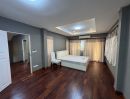 - บ้านเดี่ยว 2 ชั้น 89 ตรว.290 ตรม หมู่บ้าน Perfect place รามคำแหง 164 เฟส 1 รีโนเวทใหม่ทั้งหลัง พร้อมเข้าอยู่