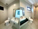 - ให้เช่าทาวน์โฮม / โฮมออฟฟิศ 3 ชั้น / สร้างใหม่ / ทำเล ซอยลาดพร้าว 87 / หลัง CDC