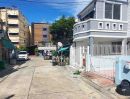 - บ้านทาวน์เฮ้าส์ 2 ชั้น 16 ตร.วา หมู่บ้านคอลเลจทาวน์ ซอยมหาวิทยาลัยอัสสัมชัญ หัวหมาก