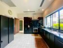 - บ้านสไตล์บาหลีสุดหรู ที่ออกแบบอย่างพิถีพิถัน ให้ทุกมุมของบ้านเชื่อมต่อกับธรรมชาติอย่างลงตัว ถ่ายทอดกลิ่นอายรีสอร์ตระดับ Luxury Private Villa