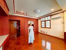 - Detached House + Rooftop 3-Storey Renovated Home Charoen Nakhon Area ให้เช่า บ้านเดี่ยวพร้อมดาดฟ้า บ้านรีโนเวท 3 ชั้น ย่านเจริญนคร