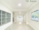 - หมู่บ้านสวนหลวงวิลล์ 3 ถนนเฉลิมพระเกียรติ ร.9 ซอย 28 บ้านแฝด รีโนเวทใหม่ทั้งหลัง