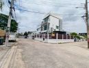 - ขายหรือให้เช่า บ้านเดี่ยว 3 ชั้น เนื้อที่ 77 ตรว. หลังมุม หมู่บ้านเสรี 8 ซ.พระราม 9 ซ.62 ใกล้ห้างเดอะไนน์ ทางด่วน แขวง/เขตสวนหลวง กรุงเทพ