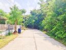 - ที่ดินรูปสี่เหลี่ยมผืนผ้า ถมแล้ว รั้วปูนล้อมรอบอย่างดี อยู่เกือบท้ายซอย เงียบสงบ บรรยากาศดี บ้านจั่น เมืองอุดรธานี