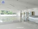 - ศูนย์รถยนต์ให้เช่าในชลบุรี (4S Centre for Rent) โชว์รูม ศูนย์บริการ พื้นที่จัดเก็บอะไหล่ และจอดรถยนต์