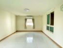 - บ้านสวนราชา (รามอินทรา) ถนนประเสริฐมนูกิจ ทะลุซอยรามอินทรา 14