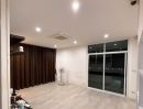 - บ้าน 3 ชั้น หมูบ้านเสรี พระราม 9 ซอย 62 ใกลเดอะไนน์ 4 ห้องนอน 5 ห้องน้ำ 1 ห้องนั่งเล่น 1 ห้องทำงาน พร้อมอยู่