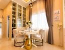 - GRAND TOWN 3 บ่อวิน ศรีราชา ทาวน์โฮมสไตล์โมเดิร์น พร้อมสระว่ายน้ำ ฟิตเนส และสวนส่วนกลาง 2 ห้องนอน