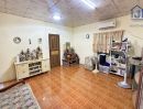 - ขายบ้านเดี่ยวชั้นเดียว 60 ตร.ว. ถนนสุขาภิบาล 5 ซอย 32 แยก 4 ใกล้ทางด่วนด่านสุขาภิบาล 5 และด่านจตุโชติ