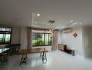 - ให้เช่าบ้านหรู 2 ชั้น หมู่บ้าน Narasiri Pattanakarn-Srinakarin 135 ตร.ว.ใกล้โรงเรียนนานาชาติ และ MRT คลองกลันตัน