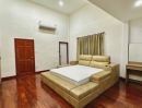 - หมู่บ้านรังสิยา อุดมสุข 58 บ้านเดี่ยวรีโนเวทใหม่ 70 ตารางวา 4 ห้องนอน 4 ห้องน้ำ ตกแต่งครบ